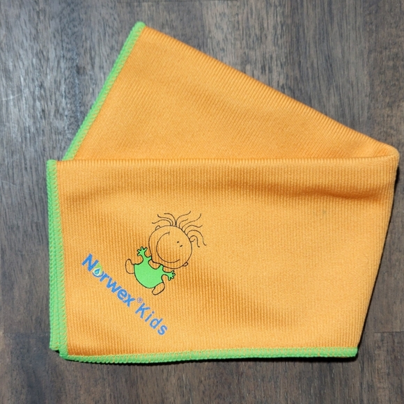 Norwex Kid's Window Cloth - Picture 2 of 2
